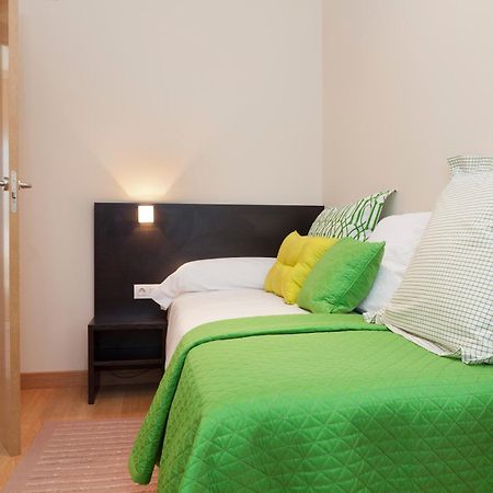 فيتوريا غاستيِز Aparthotel Jardines De Aristi الغرفة الصورة